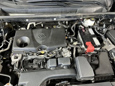 Used 2022 Toyota RAV4 XLE Premium image 32