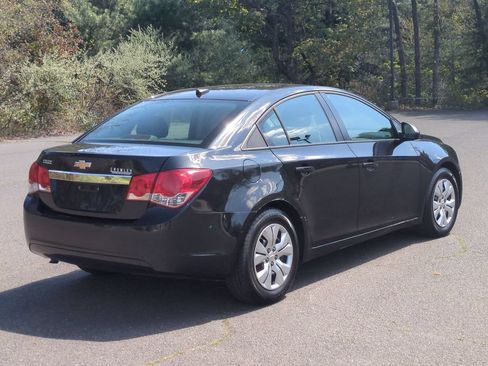 Used 2013 Chevrolet Cruze LS FWD image 4