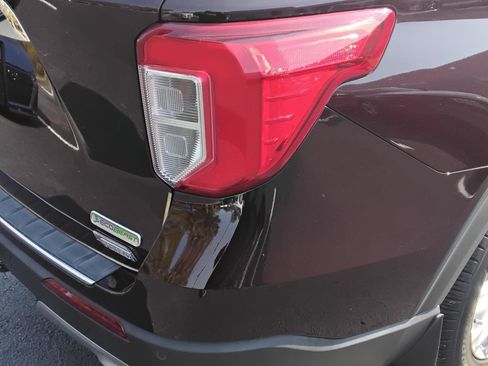 Used 2022 Ford Explorer Limited w/ Equipment Group 301A image 9