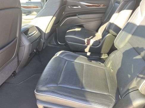 Used 2021 Cadillac Escalade Premium Luxury w/ Performance Package image 19