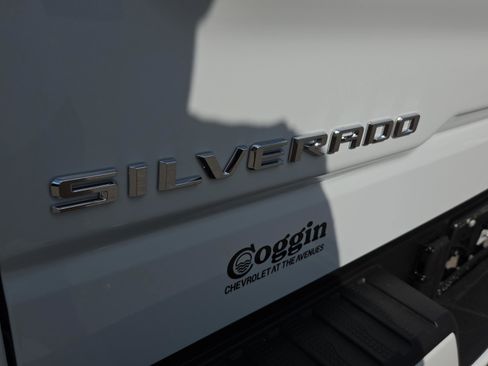 New 2026 Chevrolet Silverado 1500 High Country AWD/4WD image 11