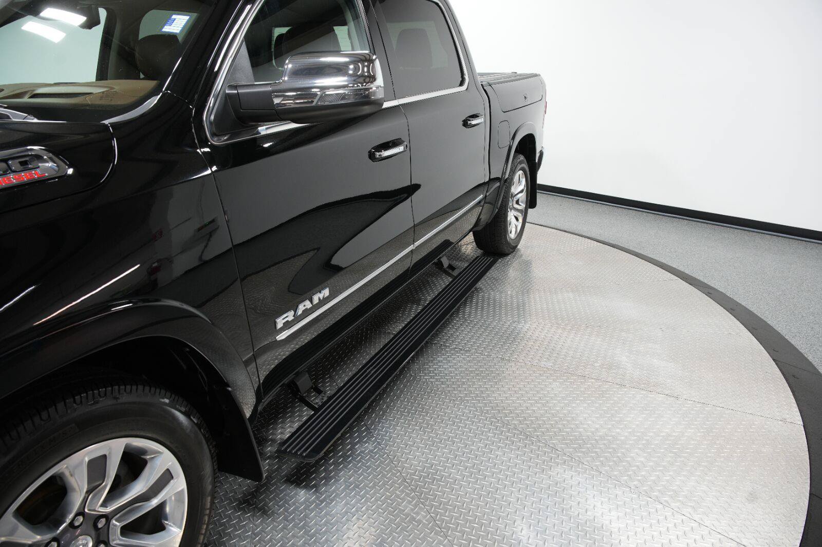 Used 2023 RAM 1500 Limited AWD/4WD image 5