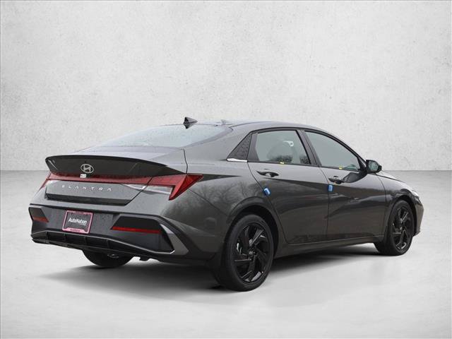 Certified 2026 Hyundai Elantra SEL Sport Premium FWD image 5