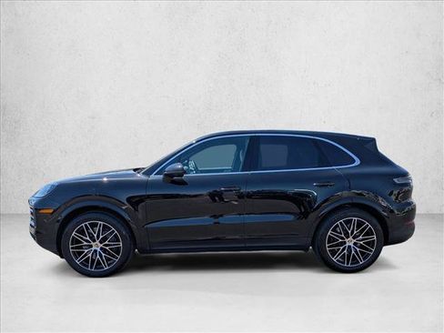 Used 2024 Porsche Cayenne AWD/4WD image 9