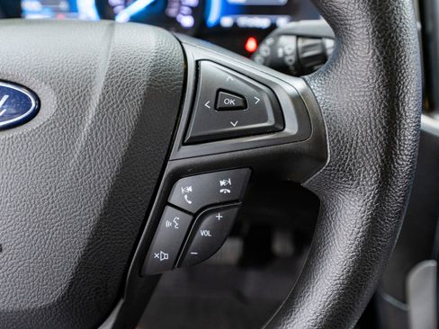 Used 2021 Ford Edge SE image 23