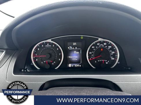 Used 2017 Toyota Camry SE image 18