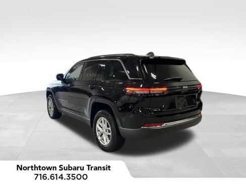Used 2023 Jeep Grand Cherokee Laredo w/ Luxury Tech Group I AWD/4WD image 3