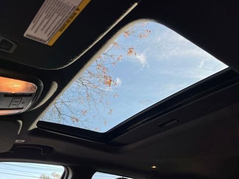 Used 2022 Jeep Grand Cherokee Limited image 18