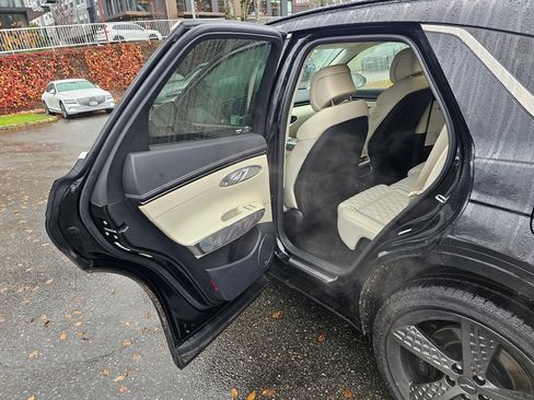 Used 2025 Genesis GV70 3.5T Sport w/ Sport Advanced Package image 22