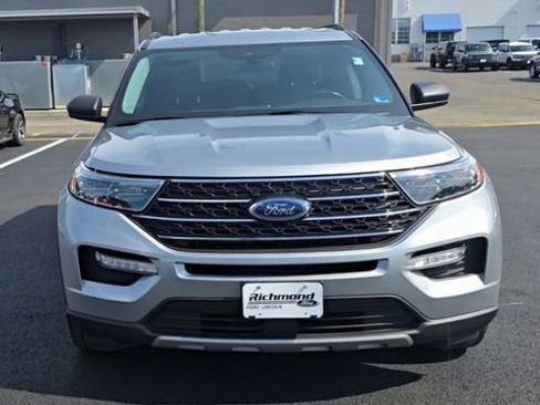 Certified 2023 Ford Explorer XLT w/ Equipment Group 202A image 4
