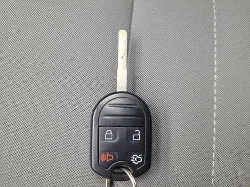 Used 2013 Ford Escape SE image 32