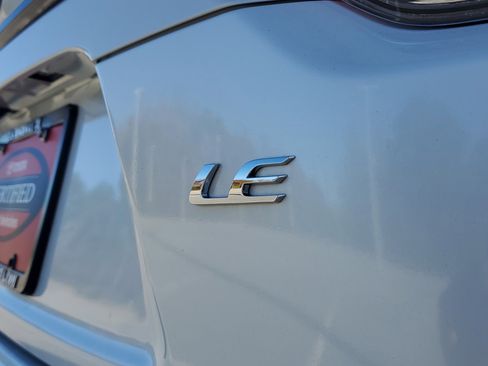 Used 2022 Toyota Corolla LE image 7