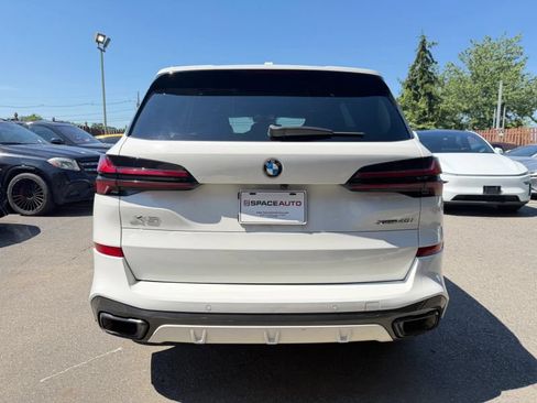 Used 2025 BMW X5 xDrive40i w/ M Sport Package AWD/4WD image 4