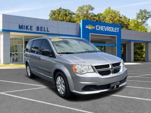 Used 2016 Dodge Grand Caravan American Value Package image 1