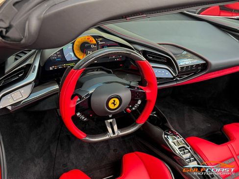 Used 2023 Ferrari SF90 Spider image 23