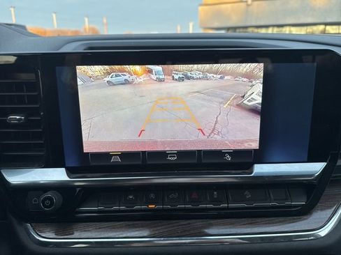 Used 2024 Chevrolet Silverado 1500 LT image 17