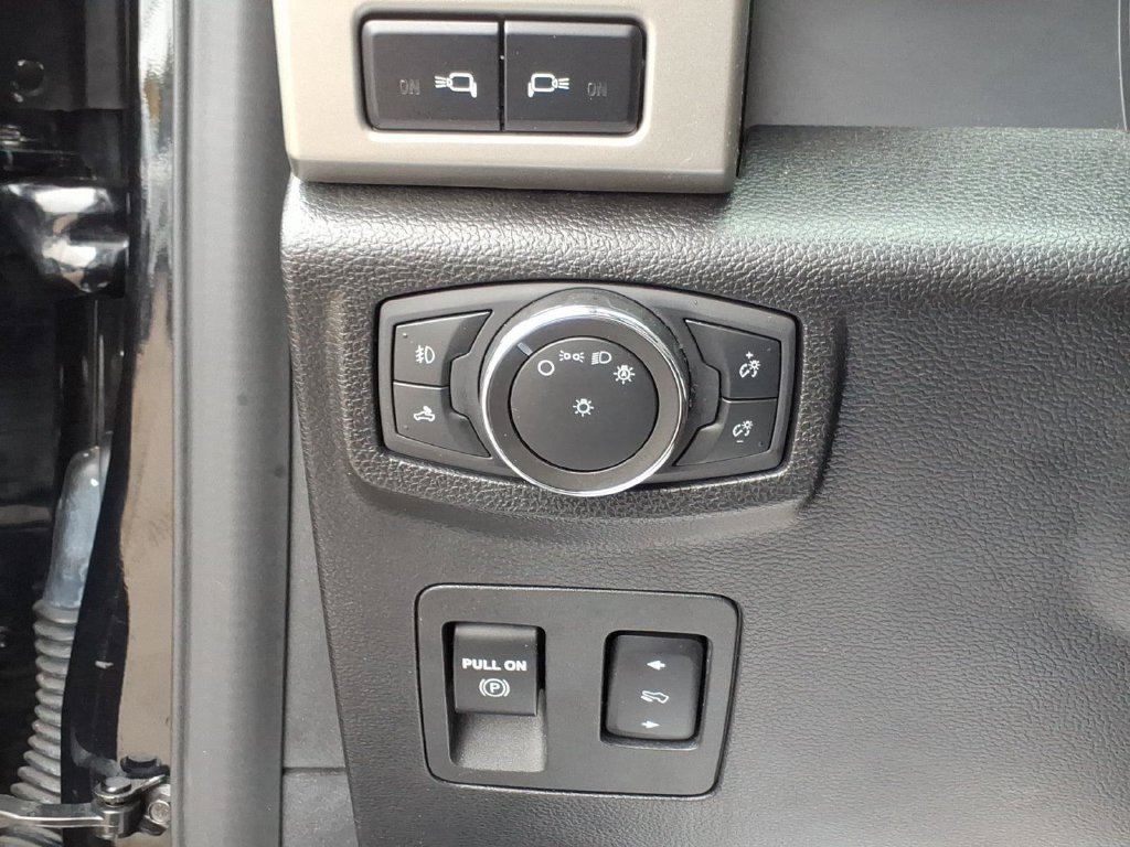 Used 2020 Ford F150 Lariat w/ Equipment Group 502A Luxury AWD/4WD image 17