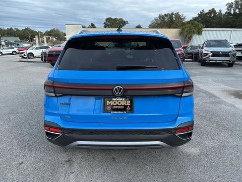 New 2026 Volkswagen Taos SE image 5