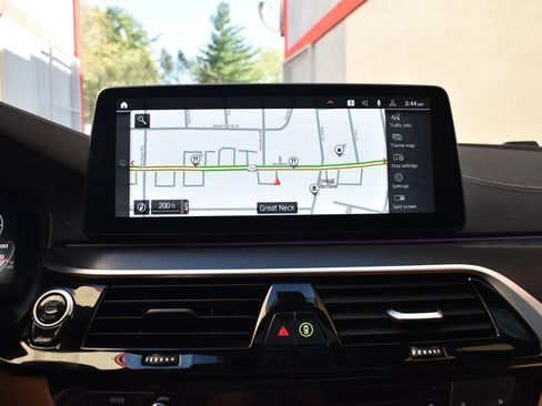 Used 2023 BMW M550i xDrive w/ Executive Package image 33