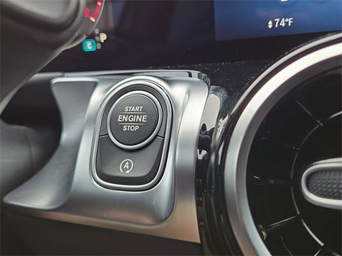 New 2026 Mercedes-Benz GLB 250 4MATIC image 11