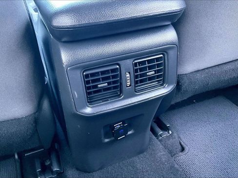 Used 2023 Toyota RAV4 LE AWD/4WD image 32