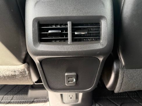 Used 2023 Chevrolet Equinox RS w/ RS Leather Package AWD/4WD image 20