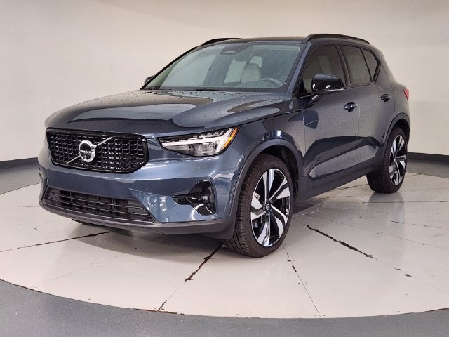 Certified 2026 Volvo XC40 B5 Ultra w/ Protection Package Premier AWD/4WD image 1