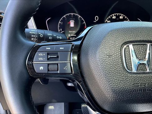 Certified 2025 Honda Pilot Touring image 24