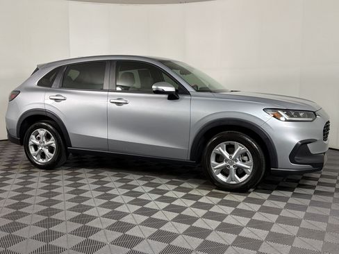 Used 2025 Honda HR-V LX image 5