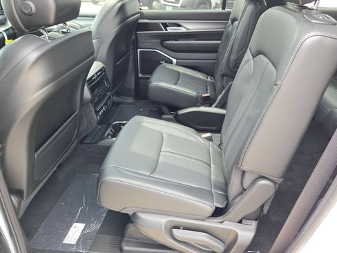 New 2026 Jeep Grand Wagoneer L 4WD w/ Premium Group I image 21