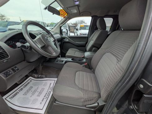 Used 2010 Nissan Frontier SE w/ SE Value Truck Pkg image 12