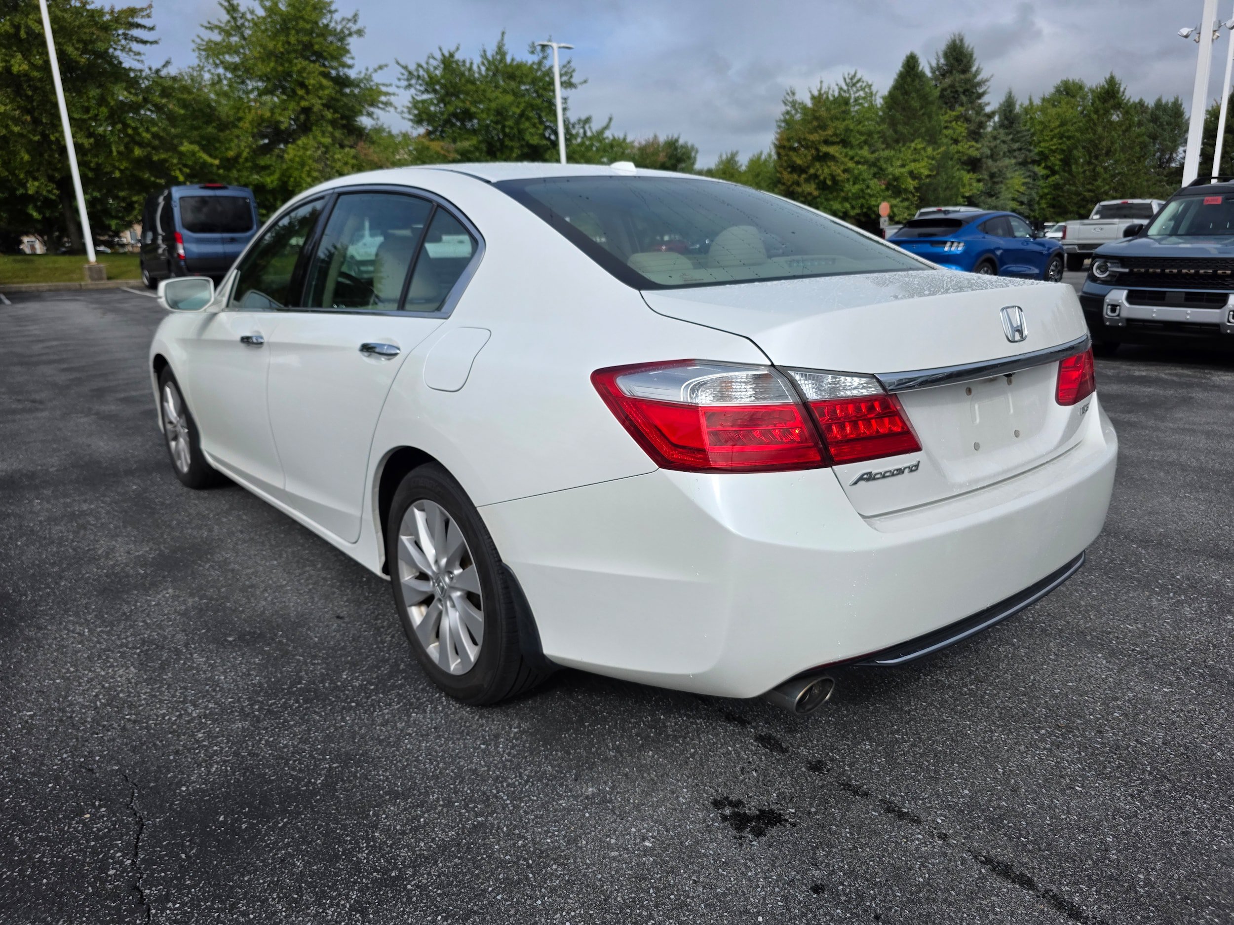 Used 2015 Honda Accord EX-L image 3