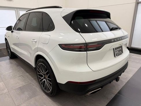 Certified 2022 Porsche Cayenne E-Hybrid image 3