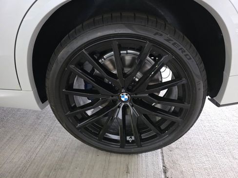 New 2026 BMW X5 M60i image 6