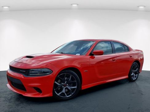 Used 2019 Dodge Charger R/T image 2