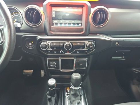 Used 2023 Jeep Gladiator Sport image 20