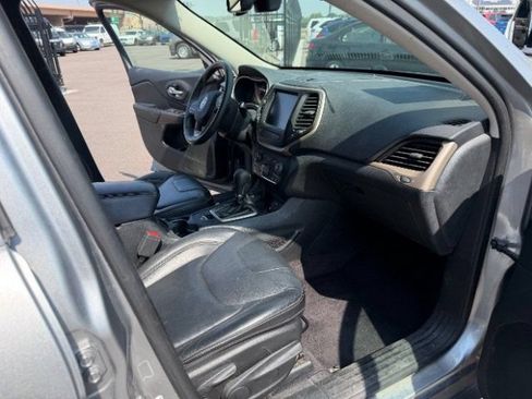 Used 2016 Jeep Cherokee Limited AWD/4WD image 29