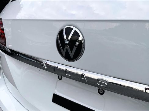 Certified 2023 Volkswagen Atlas SE image 33