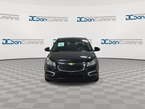 Used 2016 Chevrolet Cruze LT FWD image 3