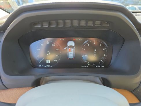 Used 2021 Volvo XC90 T6 Momentum w/ Advanced Package image 24