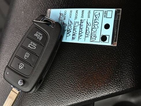 Used 2024 Hyundai Elantra SE image 24