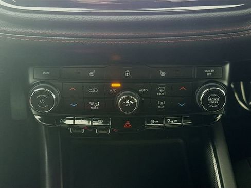 Used 2025 Dodge Durango GT w/ Blacktop Package image 16