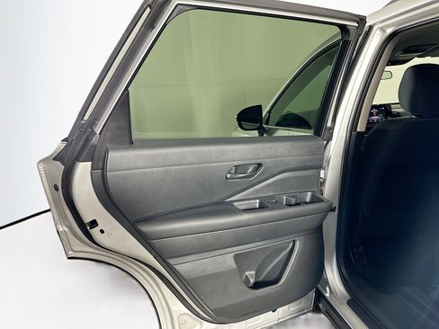 Used 2025 Nissan Pathfinder SV image 25