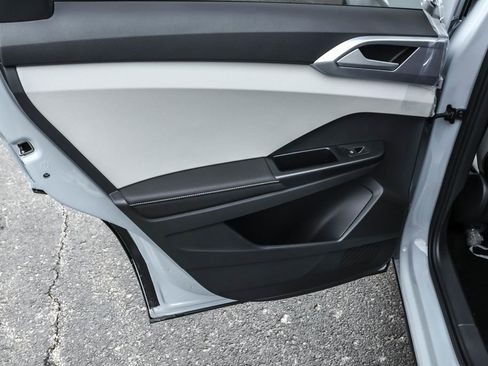 New 2026 Volkswagen Taos SE AWD/4WD image 33