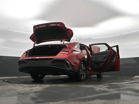 Certified 2025 Hyundai Elantra Limited image 45