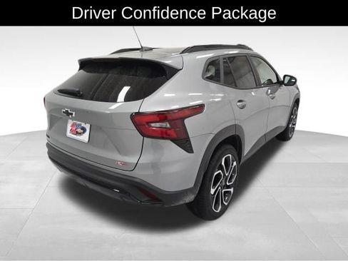 Certified 2026 Chevrolet Trax RS w/ Sunroof Package image 6