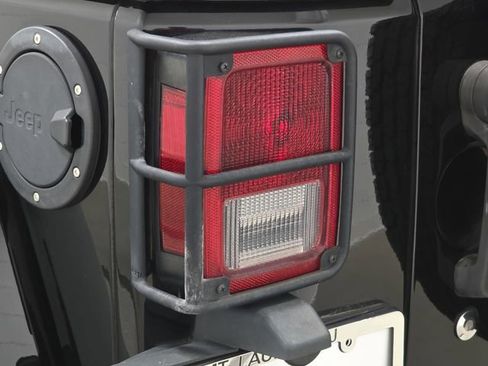 Used 2018 Jeep Wrangler Unlimited Sport image 28