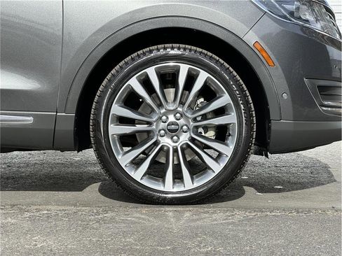 Used 2018 Lincoln MKX Reserve image 28
