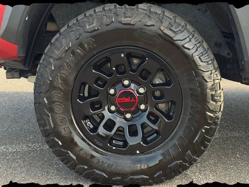 Used 2017 Toyota Tacoma TRD Pro AWD/4WD image 12