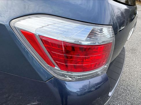 Used 2013 Toyota Highlander Limited image 29